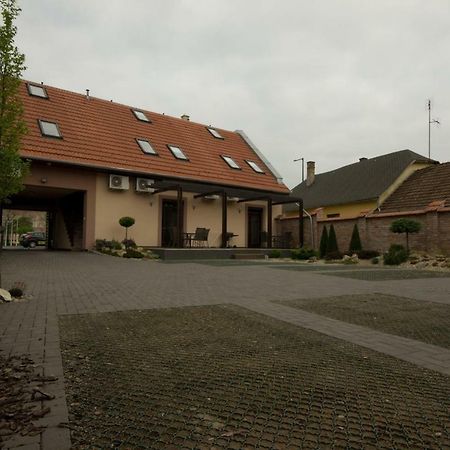 Royal Residence Apartments Gyula Luaran gambar