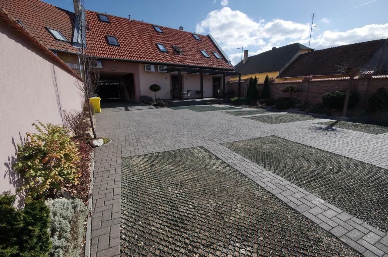 Royal Residence Apartments Gyula Luaran gambar